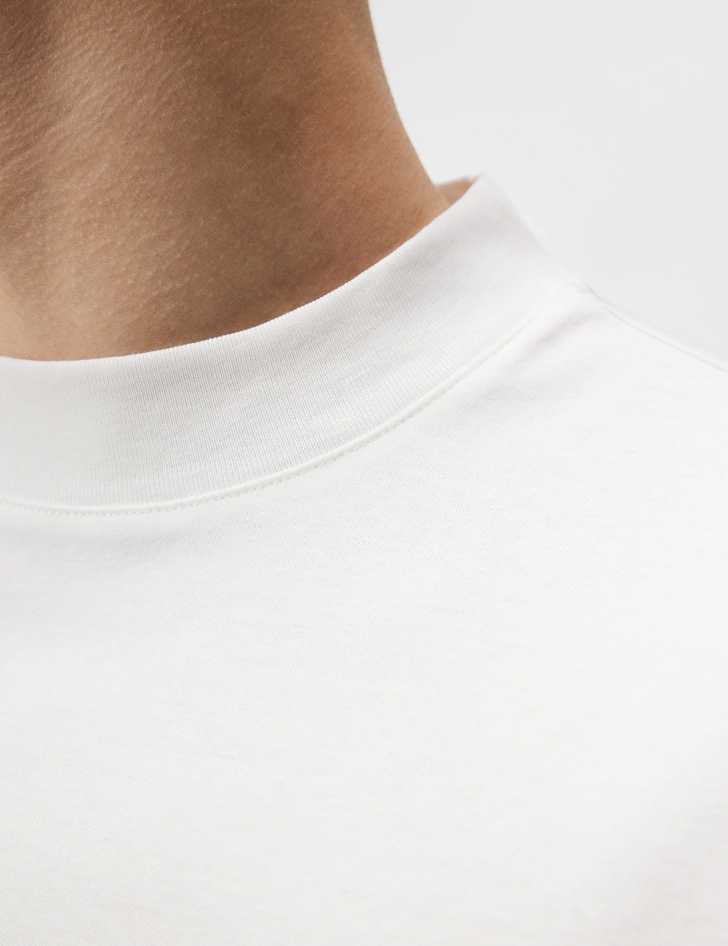 Ace Mock Neck T-shirt / White